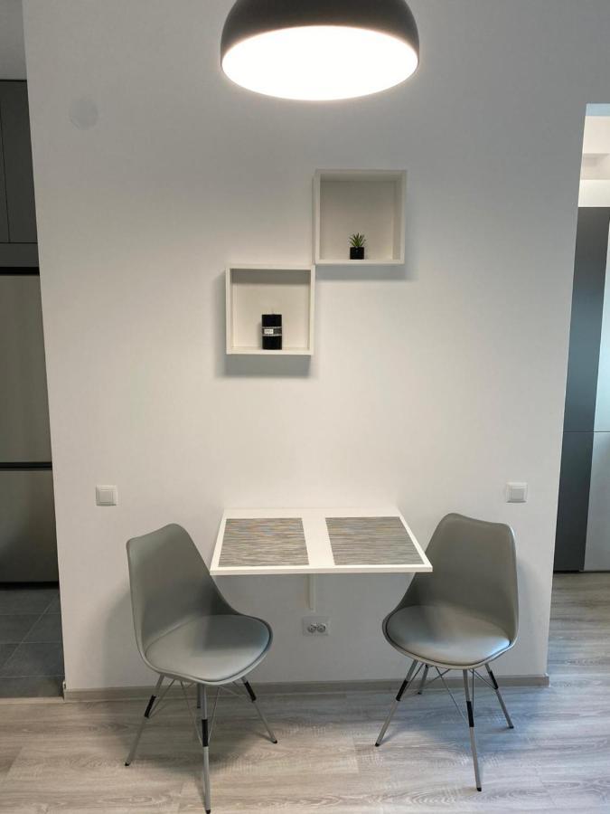 The Chic Minimalist - Apartment Яссы Экстерьер фото
